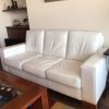 Sofá cuero blanco
