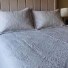 Cubre cama beige
