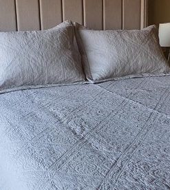 Cubre cama beige