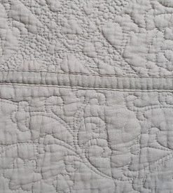 Cubre cama beige