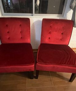 Dos poltronas rojas 