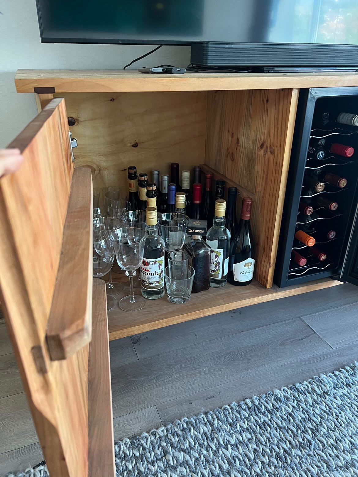 Mueble con cava de vino - Imagen 4