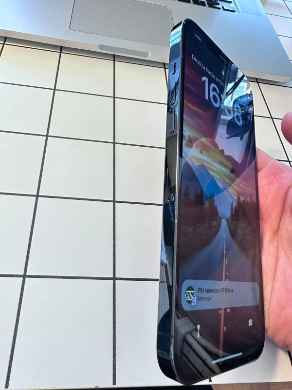 iPhone 12 Max - Imagen 2