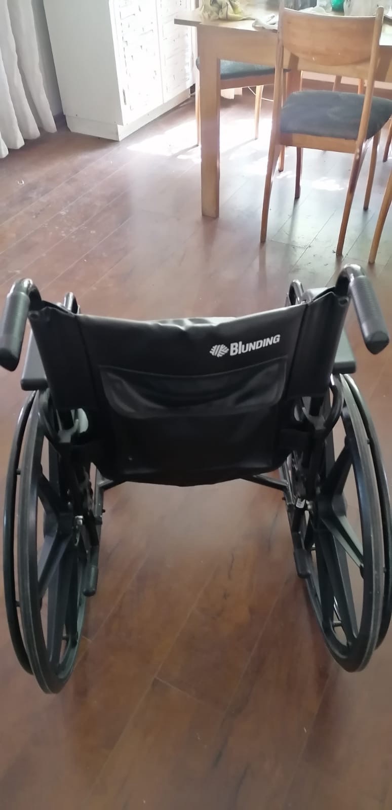 Silla de ruedas plegable - Imagen 2