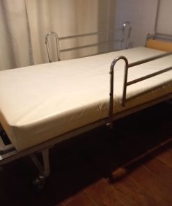 Cama manual con colchón