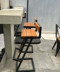 Trio de Pisos bar
