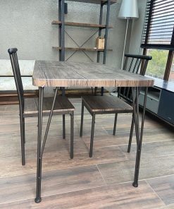 Mesa de comedor con 2 sillas