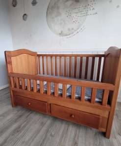 Cuna de madera