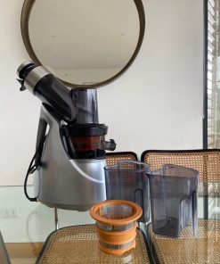Extractor de jugos en frío