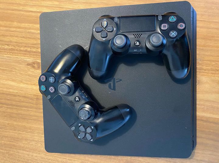 Play Station 4 - Imagen 2