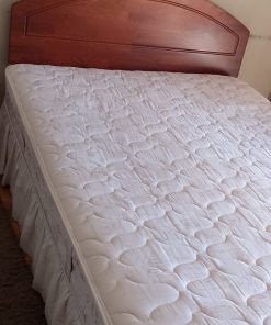 Cama 2p con respaldo y veladores