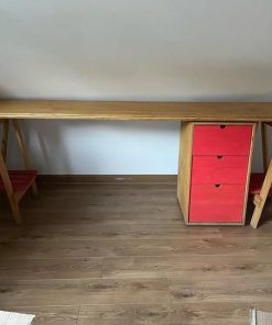 Escritorio con cajonera