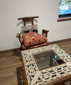 Sitial con mesa estilo oriental