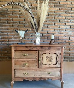 Mueble de madera