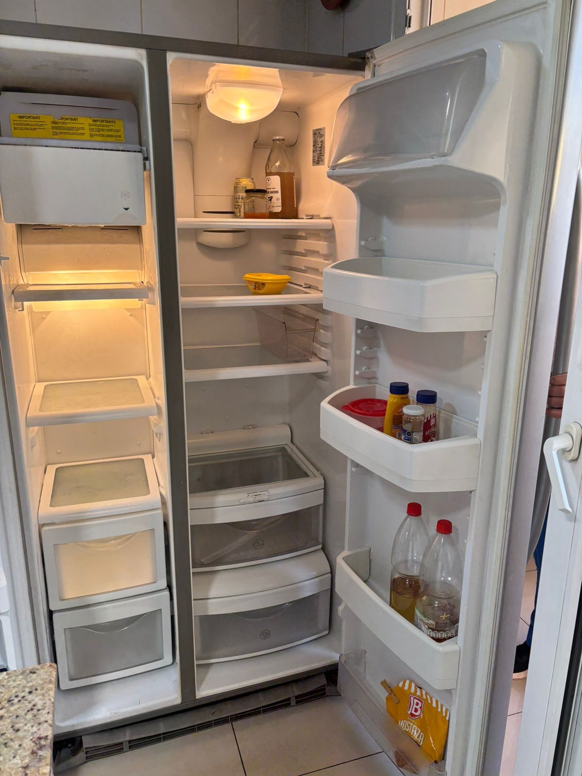 Refrigerador dos puertas General Electric - Imagen 3