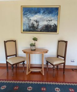 Par de sillas con mesa