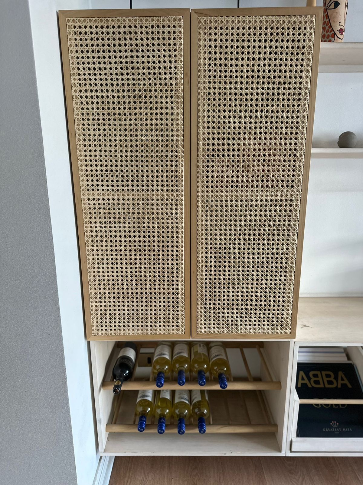 Mueble bar con repisas - Imagen 6