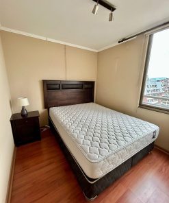 Cama 2p con respaldo y veladores