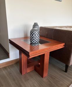 Mesa lateral de madera