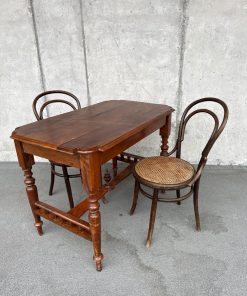 Mesa de comedor chilena