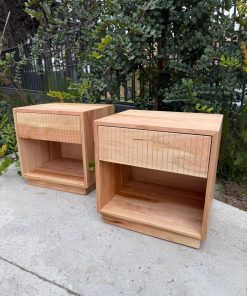 Par de veladores de Lenga nuevos