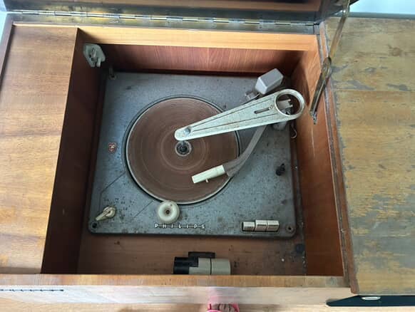 Tocadiscos antiguo - Imagen 4