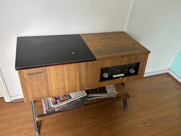 Tocadiscos antiguo - Imagen 2