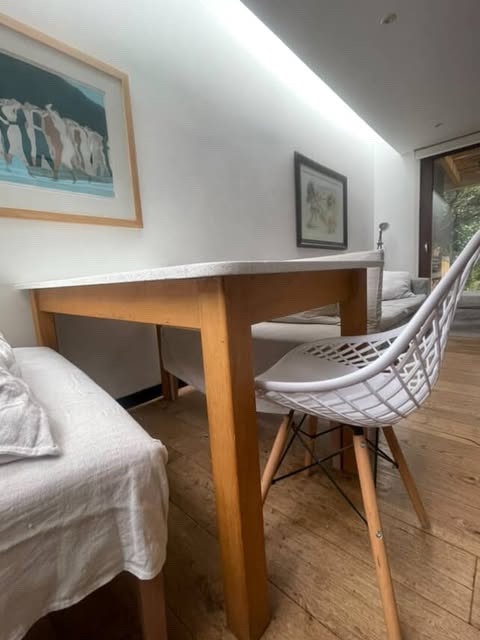 Mesa de comedor de cuarzo - Imagen 3