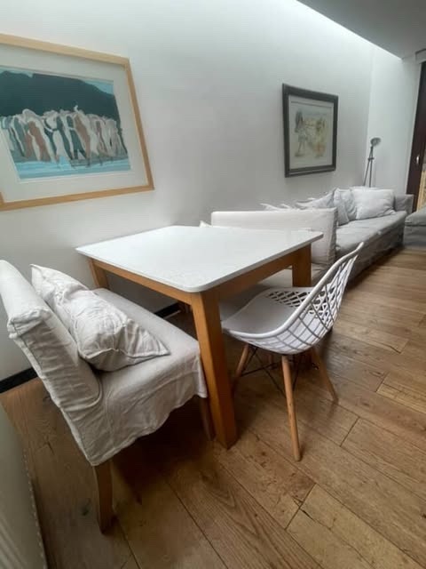 Mesa de comedor de cuarzo