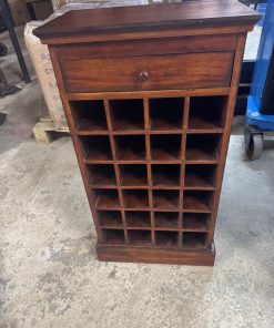 Mueble para guardar 24 vinos