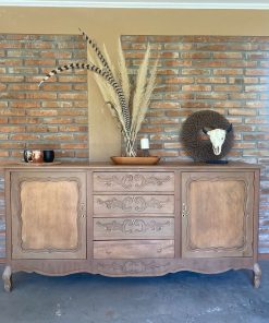 Buffet normando antiguo