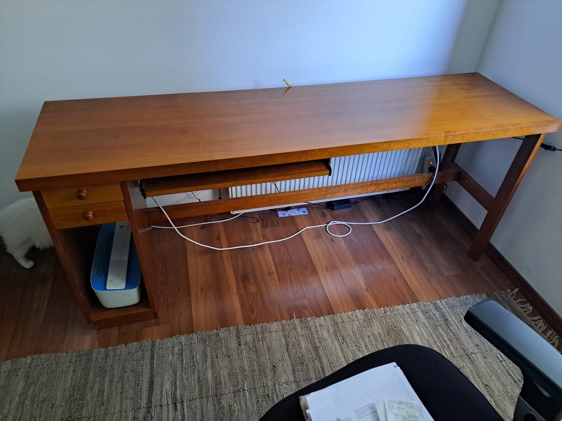 Escritorio de madera - Imagen 2