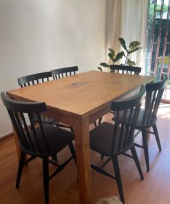 Mesa de comedor sin sillas