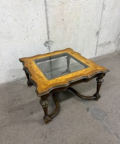 Mesa de centro con marquetería