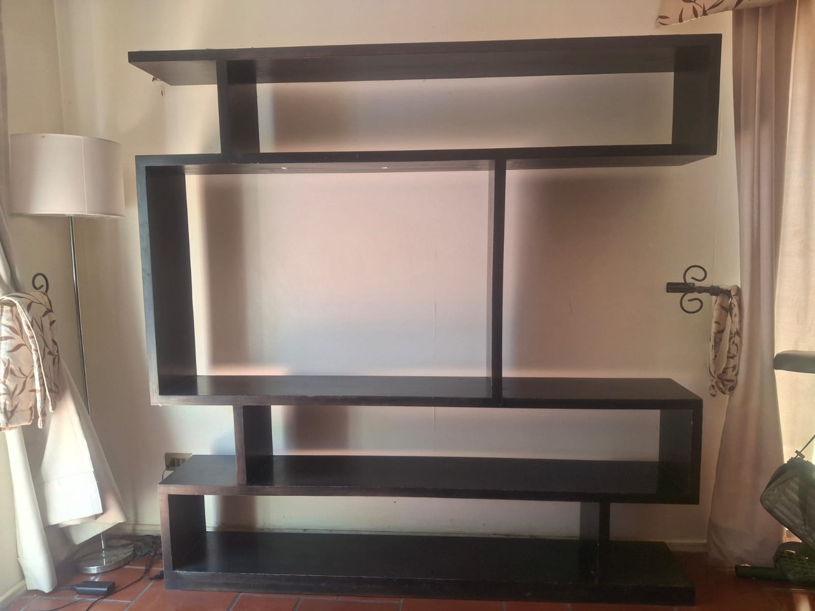 Estante de madera