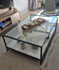 Mesa de centro de mármol y vidrio