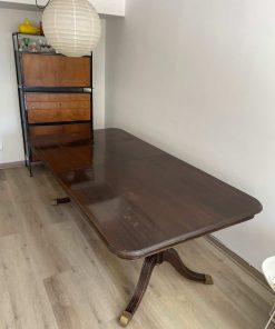 Mesa de comedor de Nogal extensible