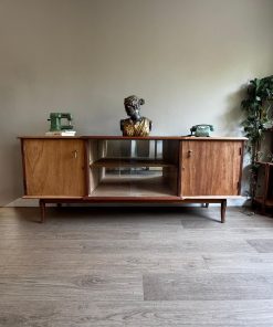 Buffet retro nogal midcentury