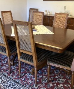 Comedor con 10 sillas de bronce & junco