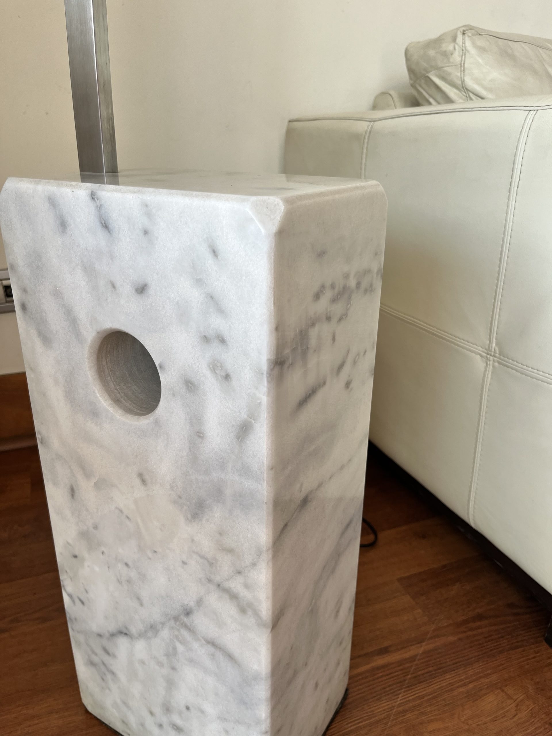 Lampara de pie curva con base de mármol - Imagen 4