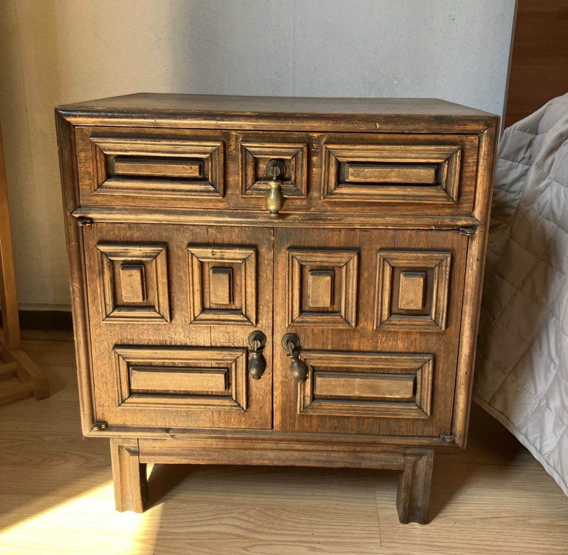 Velador madera 1968
