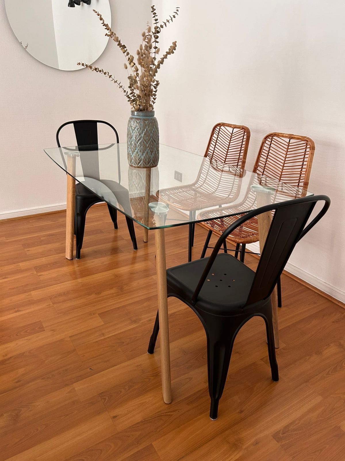 Mesa de Comedor vidrio 6 personas(SIN SILLAS)