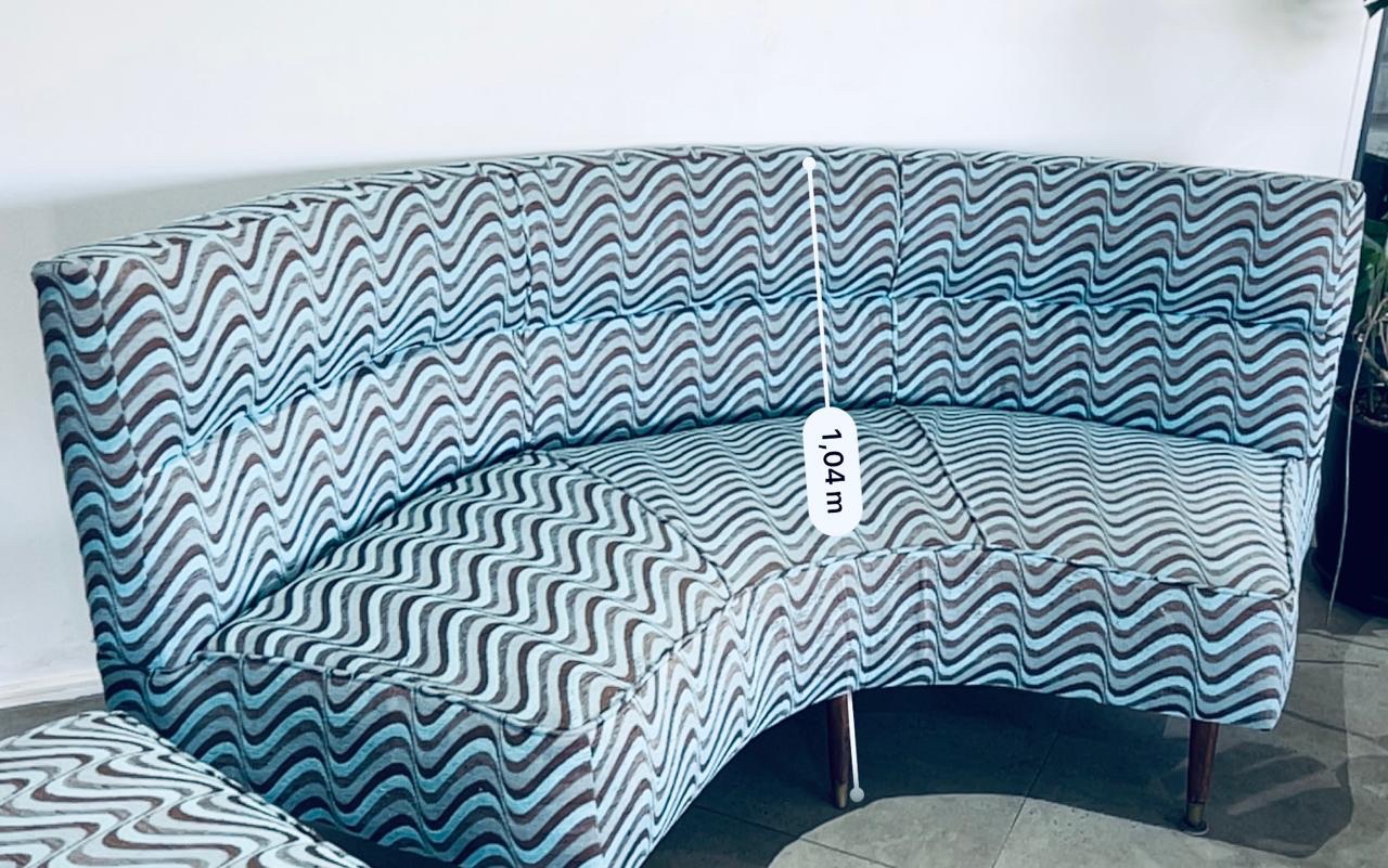 Sofá curvo de estilo Mid Century Modern - Imagen 7