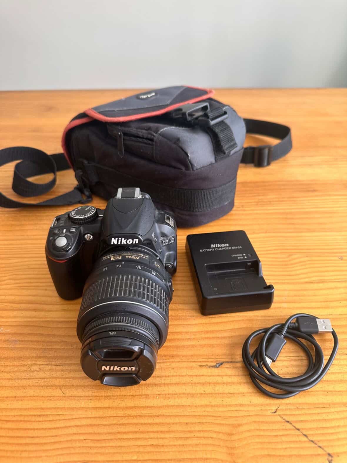 Camara Nikon D3100