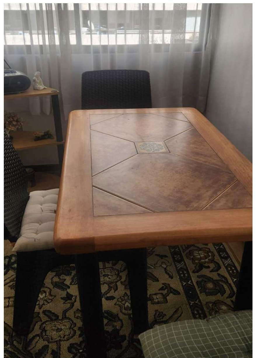 Comedor de diario+ 3 sillas plásticas
