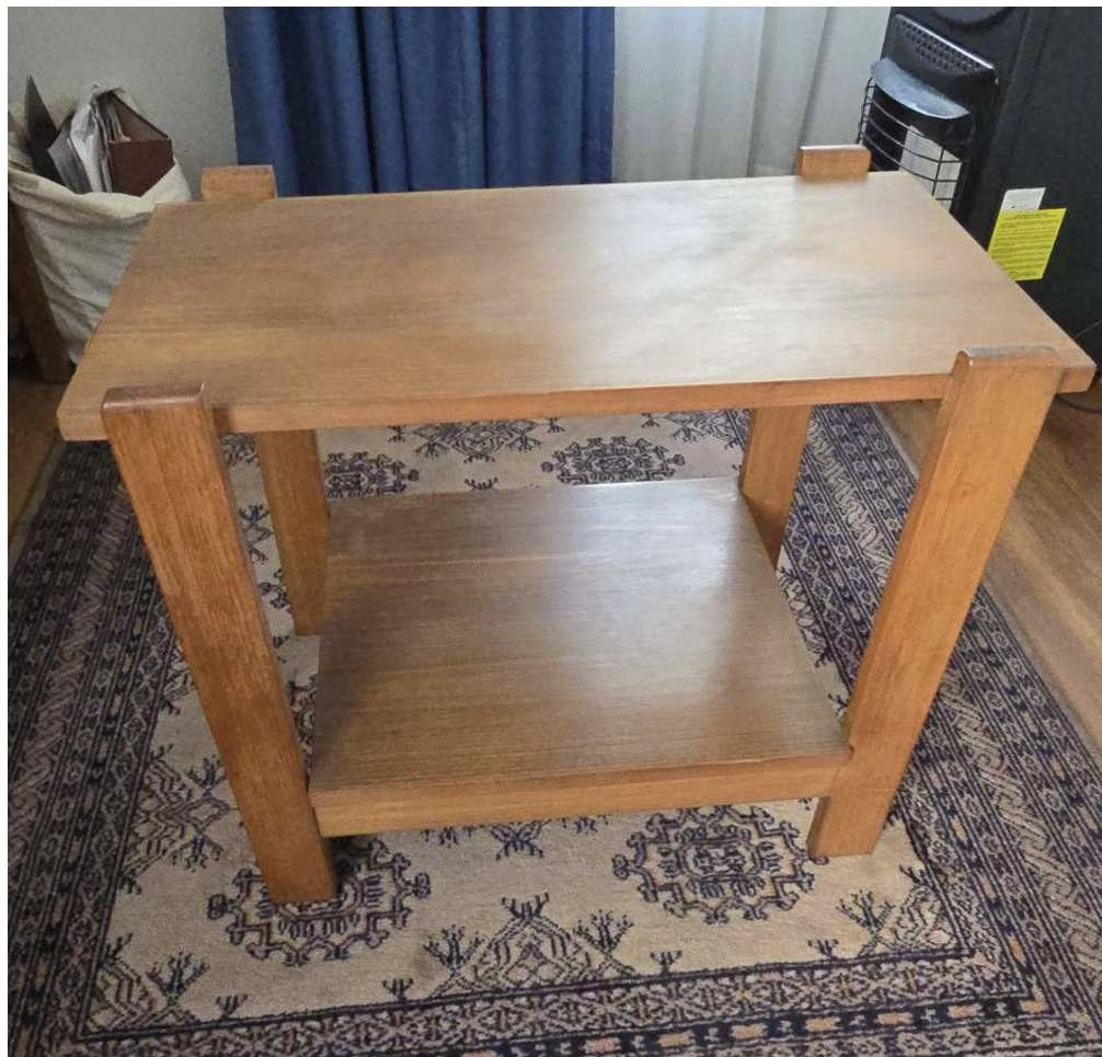 Mesa de apoyo o velador simple