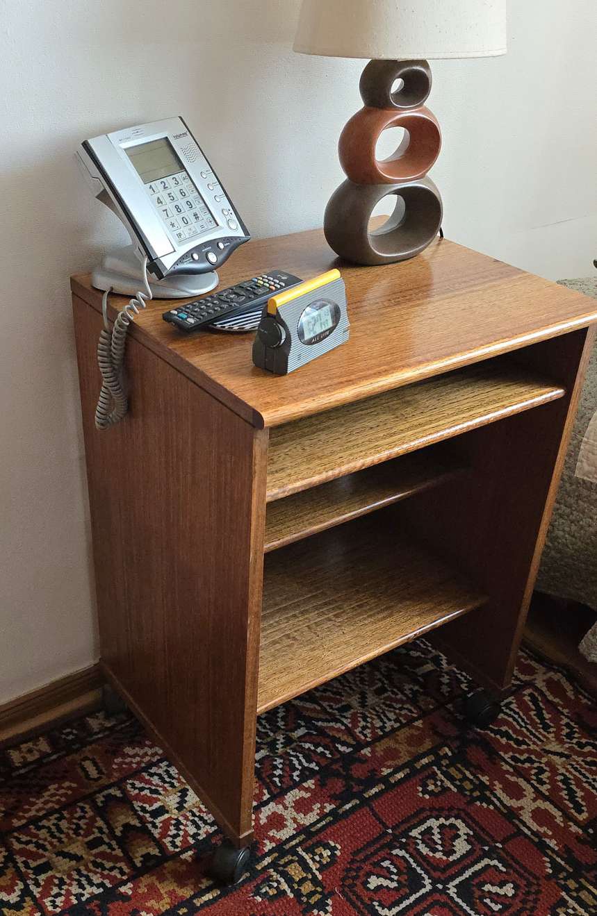 Velador de madera con Ruedas - Imagen 2