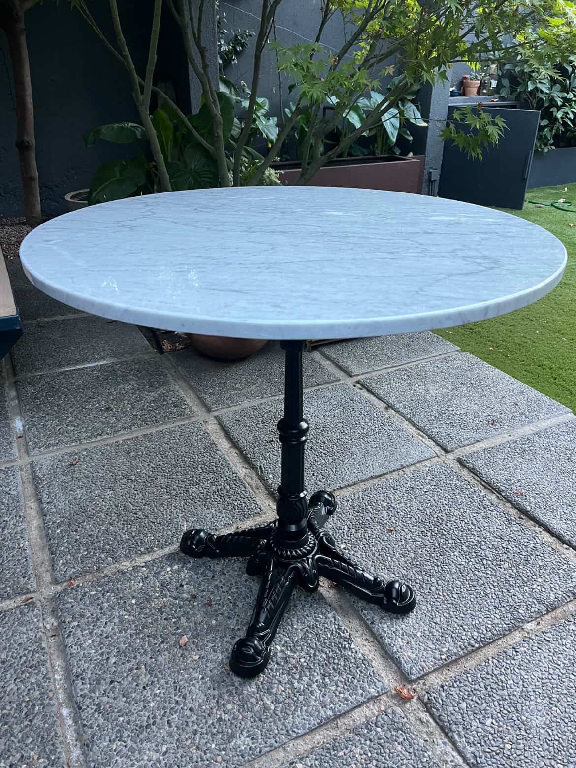 Mesa comedor Mármol con base de fierro - Imagen 4