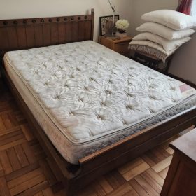 Cama 2 plazas de madera con colchon