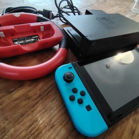 Nintendo Switch +Volante + Juego